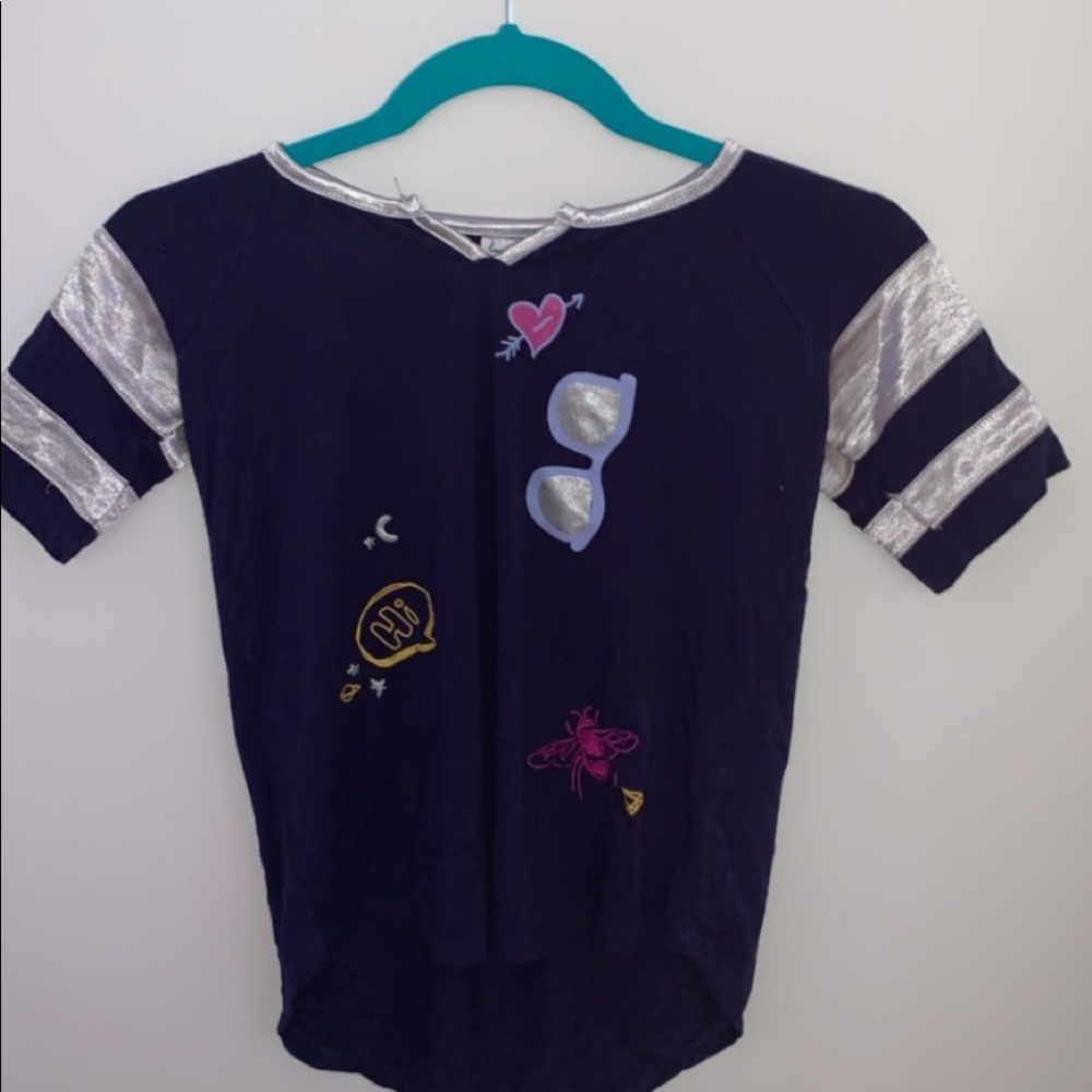 Blue quarter sleeve with holographic rims. Child M